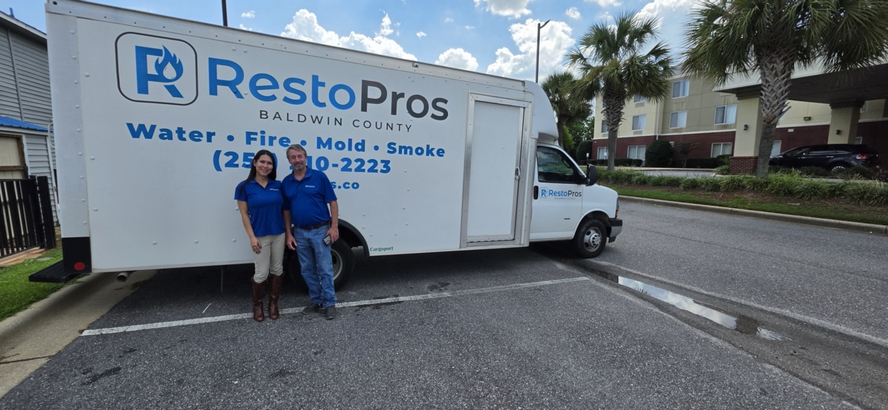 baldwincounty-man-woman-truck-large