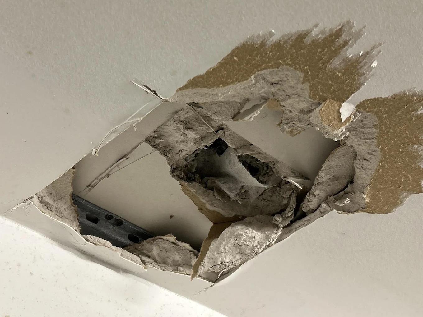 Ceiling with hole